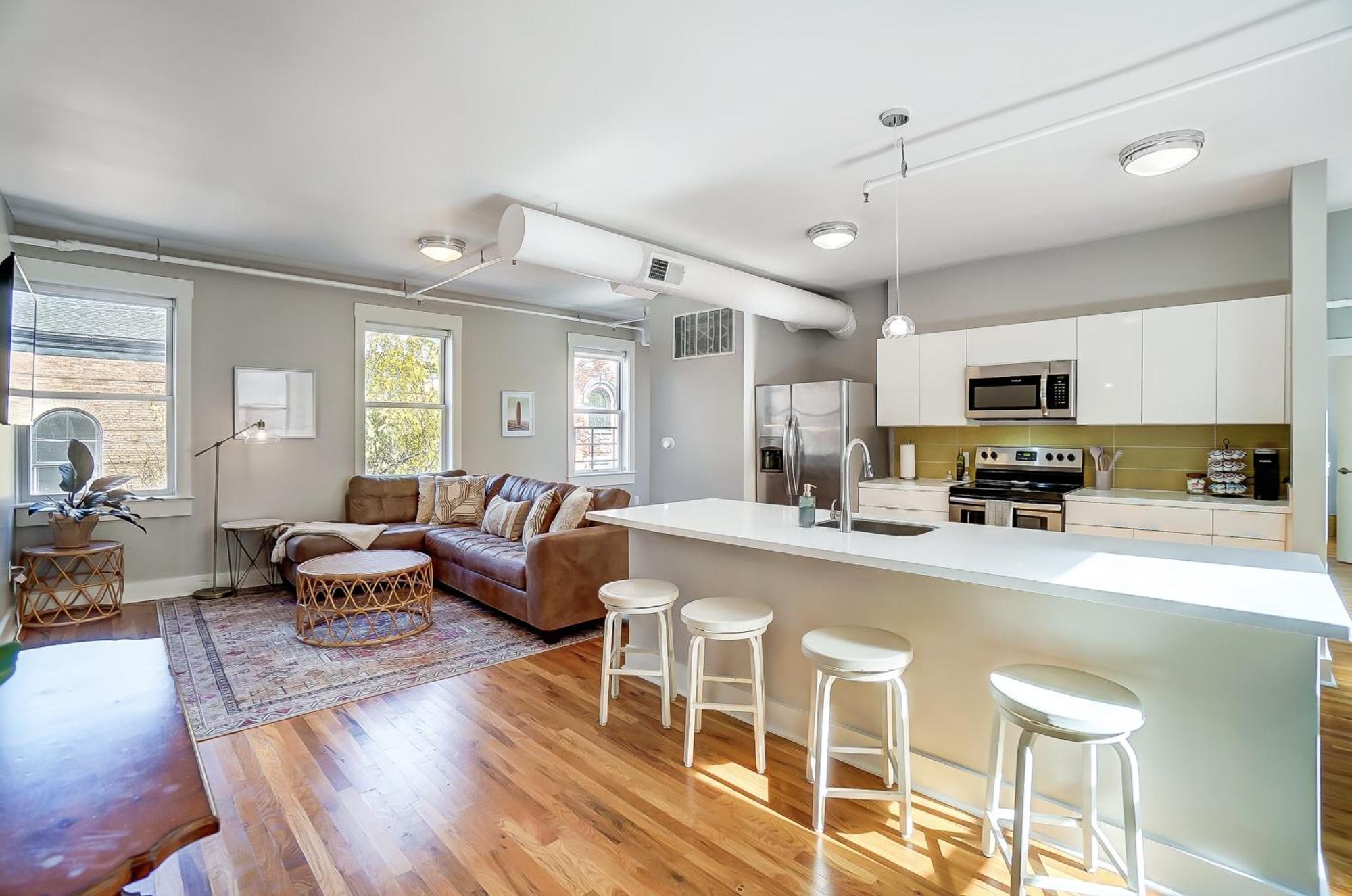 Sunny Downtown Apartment, Walk To Washington Park! ซินซินแนติ ภายนอก รูปภาพ